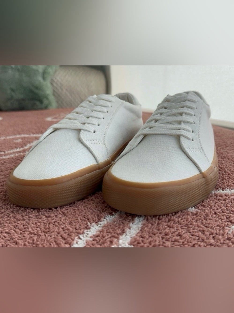DOTDOTSMILE Cream Canvas Low-Top Sneakers with brown Sole